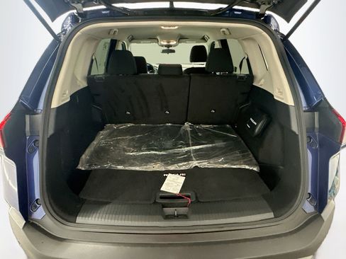 Used 2023 Nissan Rogue S AWD/4WD image 29