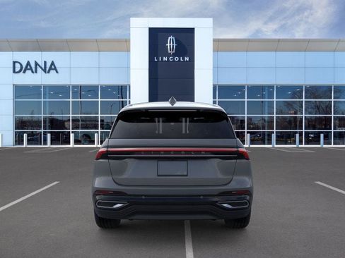 New 2025 Lincoln Nautilus Premier image 5