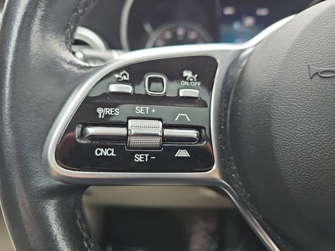 Used 2020 Mercedes-Benz GLC 300 image 18