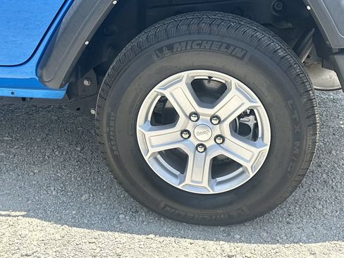 Used 2022 Jeep Wrangler Unlimited Sport w/ Sun And Sound Package AWD/4WD image 19
