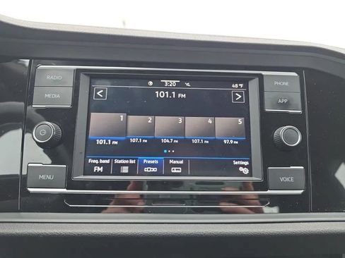 Used 2023 Volkswagen Jetta SE image 24