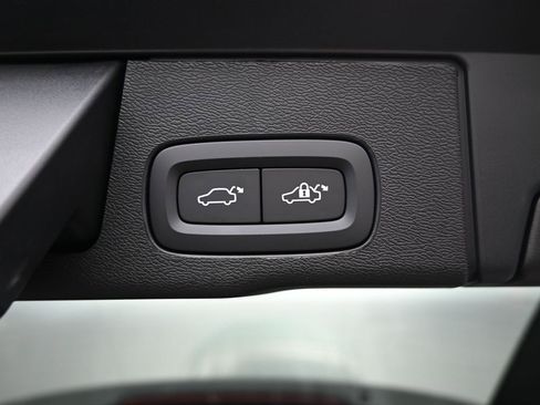 New 2026 Volvo XC60 B5 Plus w/ Protection Package Premier image 23