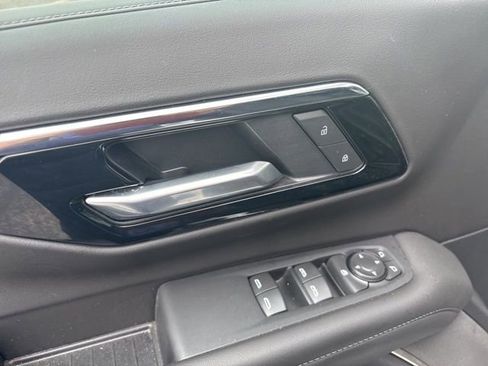 Used 2025 Chevrolet Tahoe LS AWD/4WD image 21