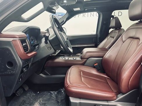 Used 2024 Ford Expedition Limited image 25