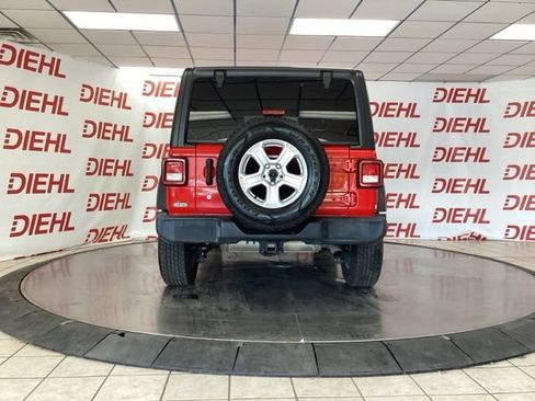 Used 2019 Jeep Wrangler Sport AWD/4WD image 6