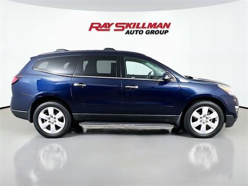 Used 2016 Chevrolet Traverse LT w/ Style and Technology Package image 8