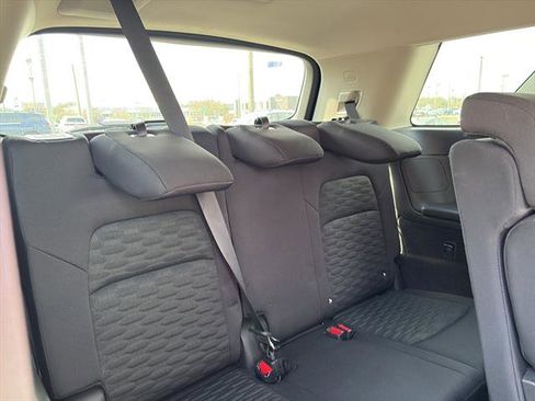 Used 2022 Nissan Pathfinder SV image 11