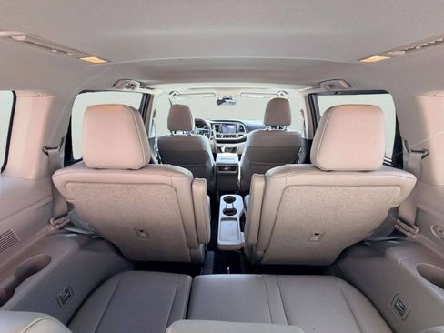 Used 2019 Toyota Highlander Limited AWD/4WD image 6