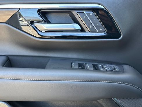 Used 2026 Chevrolet Suburban Z71 w/ Comfort Package AWD/4WD image 10
