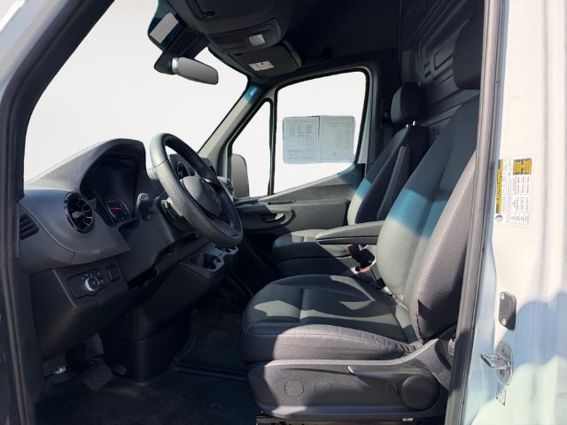 Used 2025 Mercedes-Benz Sprinter 2500 image 11