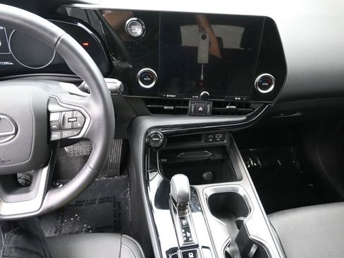 Used 2024 Lexus NX 250 FWD w/ Cold Area Package image 13