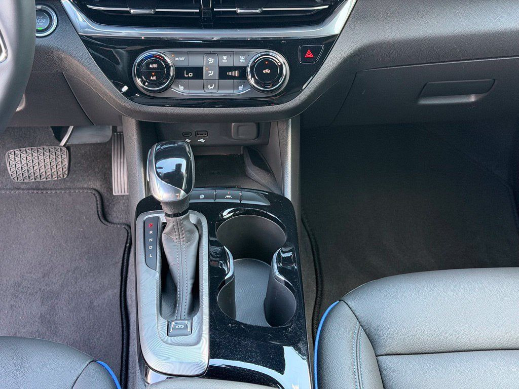 Used 2025 Buick Envista Sport Touring w/ Convenience I Package FWD image 36