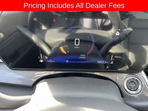 Used 2025 Chevrolet Trax ACTIV w/ Driver Confidence Package FWD image 24