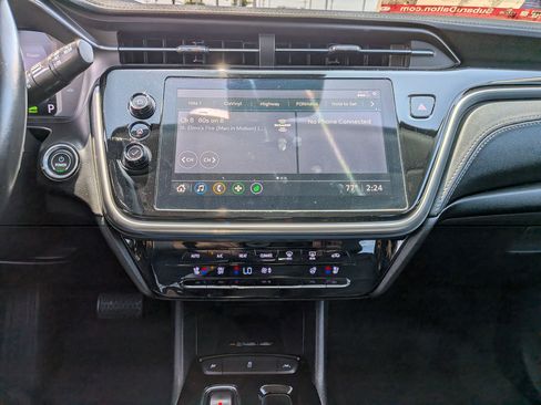Used 2022 Chevrolet Bolt EUV LT w/ Convenience Package FWD image 19