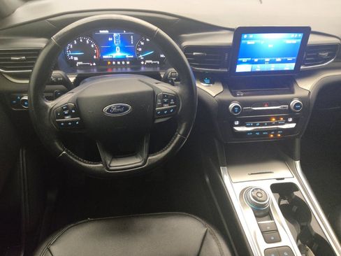 Used 2020 Ford Explorer XLT w/ Equipment Group 202A RWD image 22