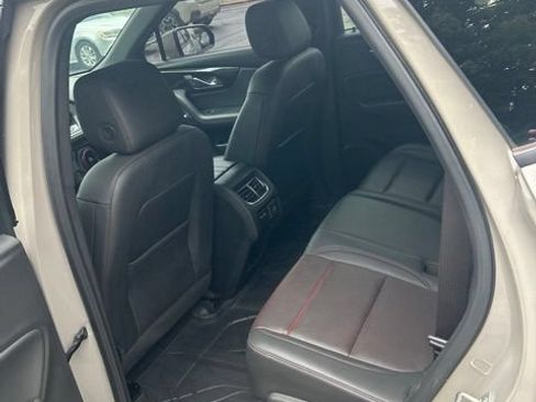 Used 2021 Chevrolet Blazer RS w/ Enhanced Convenience Package FWD image 30