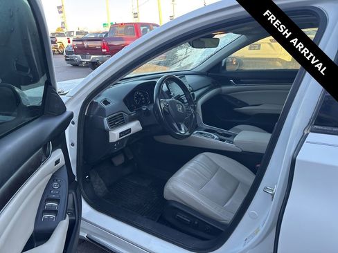 Used 2019 Honda Accord Touring image 5