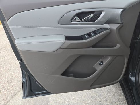 Used 2020 Chevrolet Traverse LT w/ Driver Confidence II Package image 12