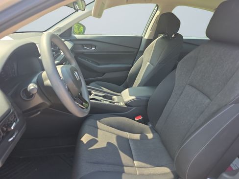 Used 2024 Honda Accord EX image 11