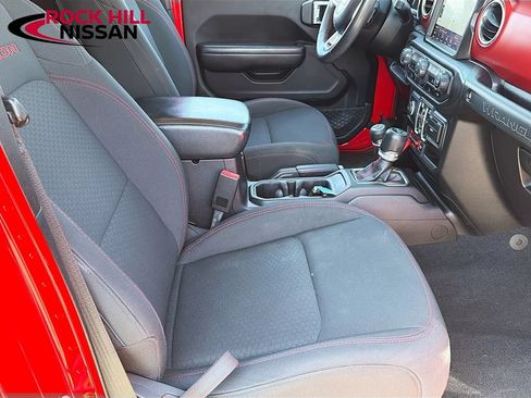 Used 2018 Jeep Wrangler Unlimited Rubicon AWD/4WD image 15