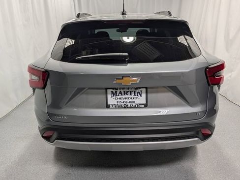 New 2026 Chevrolet Trax LT w/ Sunroof Package image 4