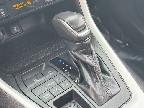 Used 2020 Toyota RAV4 XLE Premium image 24