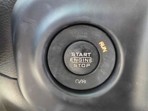 Used 2023 Jeep Wrangler Unlimited Sahara w/ Cold Weather Group AWD/4WD image 28