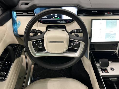 New 2026 Land Rover Range Rover SE image 25