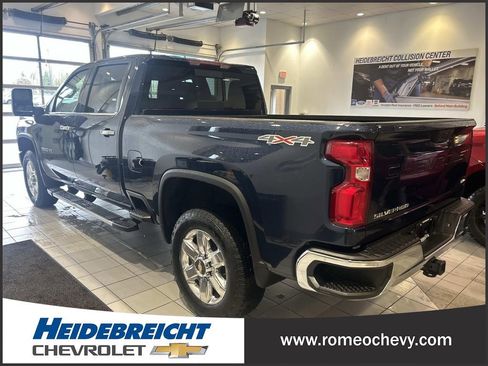 Used 2023 Chevrolet Silverado 2500 LTZ w/ LTZ Convenience Package AWD/4WD image 5