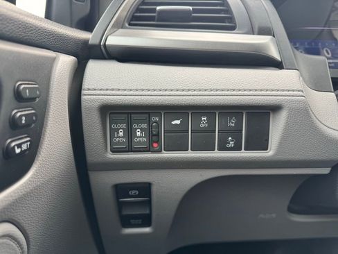 Used 2018 Honda Odyssey EX-L image 17