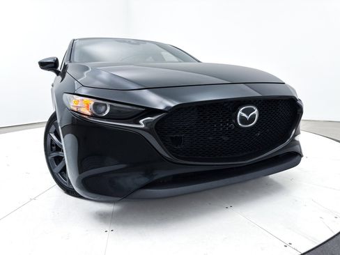 Used 2019 MAZDA MAZDA3 Hatchback w/ Preferred Package image 9