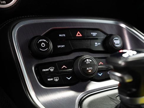 Used 2017 Dodge Challenger SXT image 16