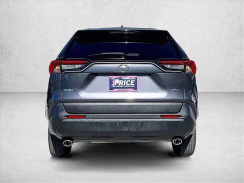 Used 2022 Toyota RAV4 XLE image 4