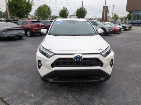 Used 2022 Toyota RAV4 XLE Premium AWD/4WD image 2