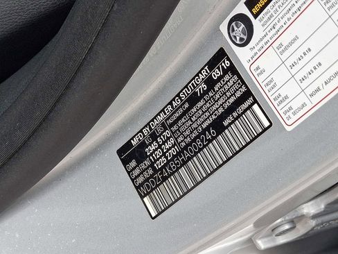 Used 2017 Mercedes-Benz E 300 4MATIC image 29