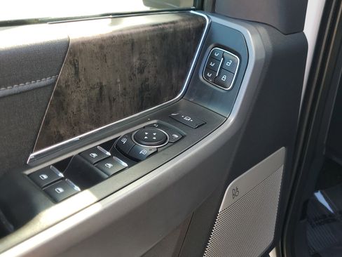 Used 2024 Ford F250 Lariat w/ Black Appearance Package image 18