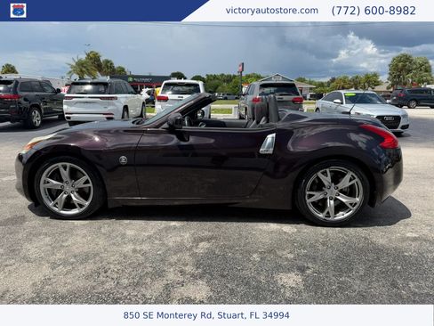 Used 2010 Nissan 370Z Touring w/ Sport Pkg RWD image 9