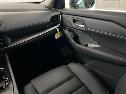 New 2026 Nissan Rogue SV AWD/4WD image 10