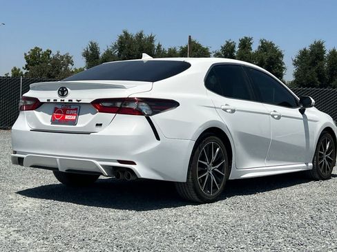 Used 2023 Toyota Camry SE w/ Convenience Package FWD image 3
