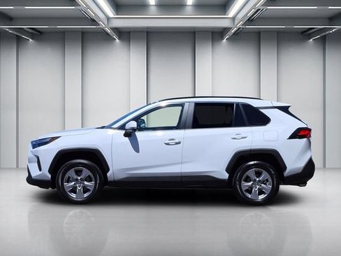 Used 2025 Toyota RAV4 XLE w/ Convenience Package AWD/4WD image 7
