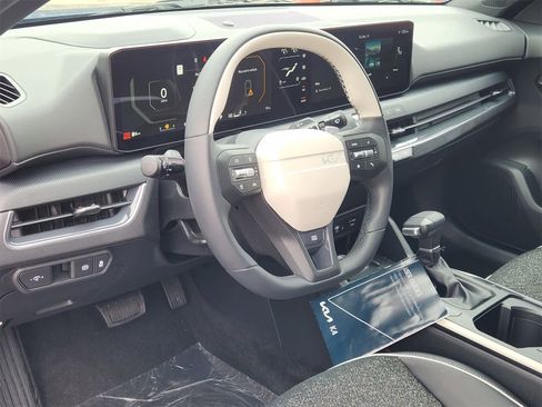 New 2025 Kia K4 GT-Line image 2