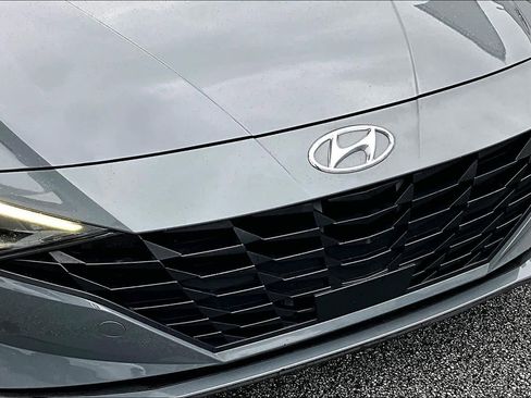 Used 2022 Hyundai Elantra SEL w/ Convenience Package image 29