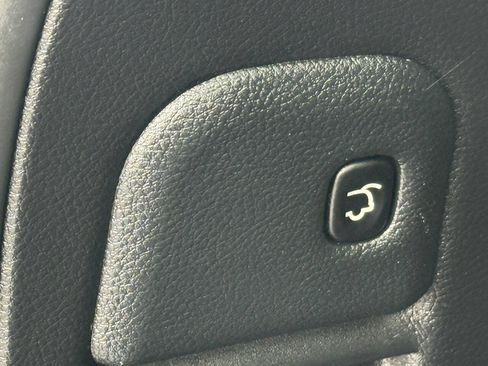 Used 2020 Jeep Grand Cherokee Limited w/ Luxury Group II RWD image 17