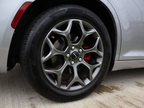 Used 2018 Chrysler 300 S w/ 300S Premium Group image 35