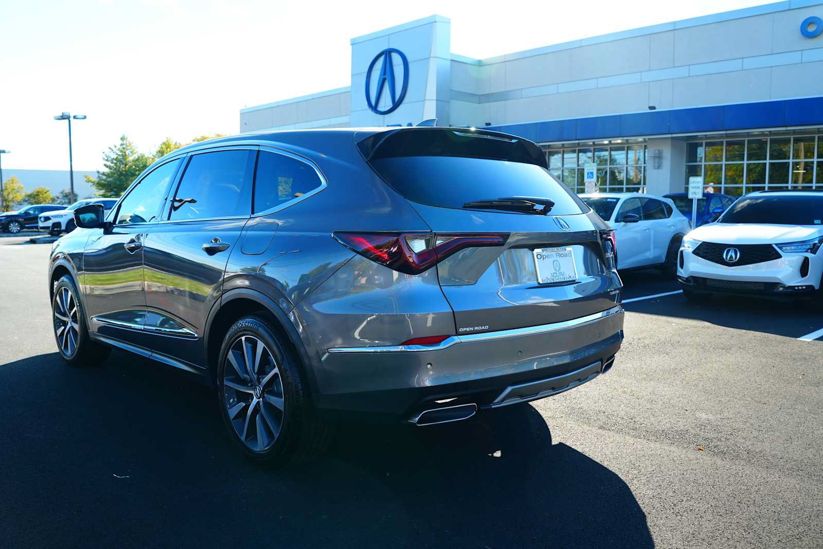 Certified 2026 Acura MDX w/ Technology Package AWD/4WD image 5