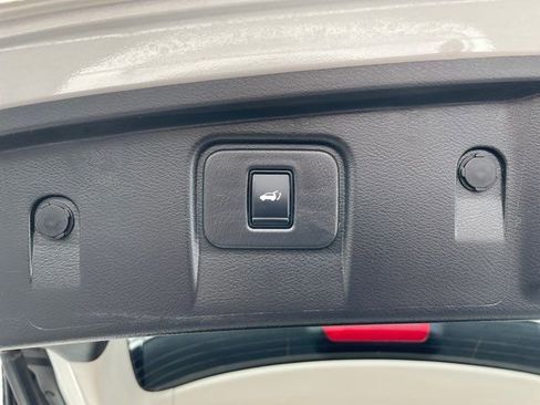 Used 2023 Nissan Murano Platinum w/ Cargo Package image 18