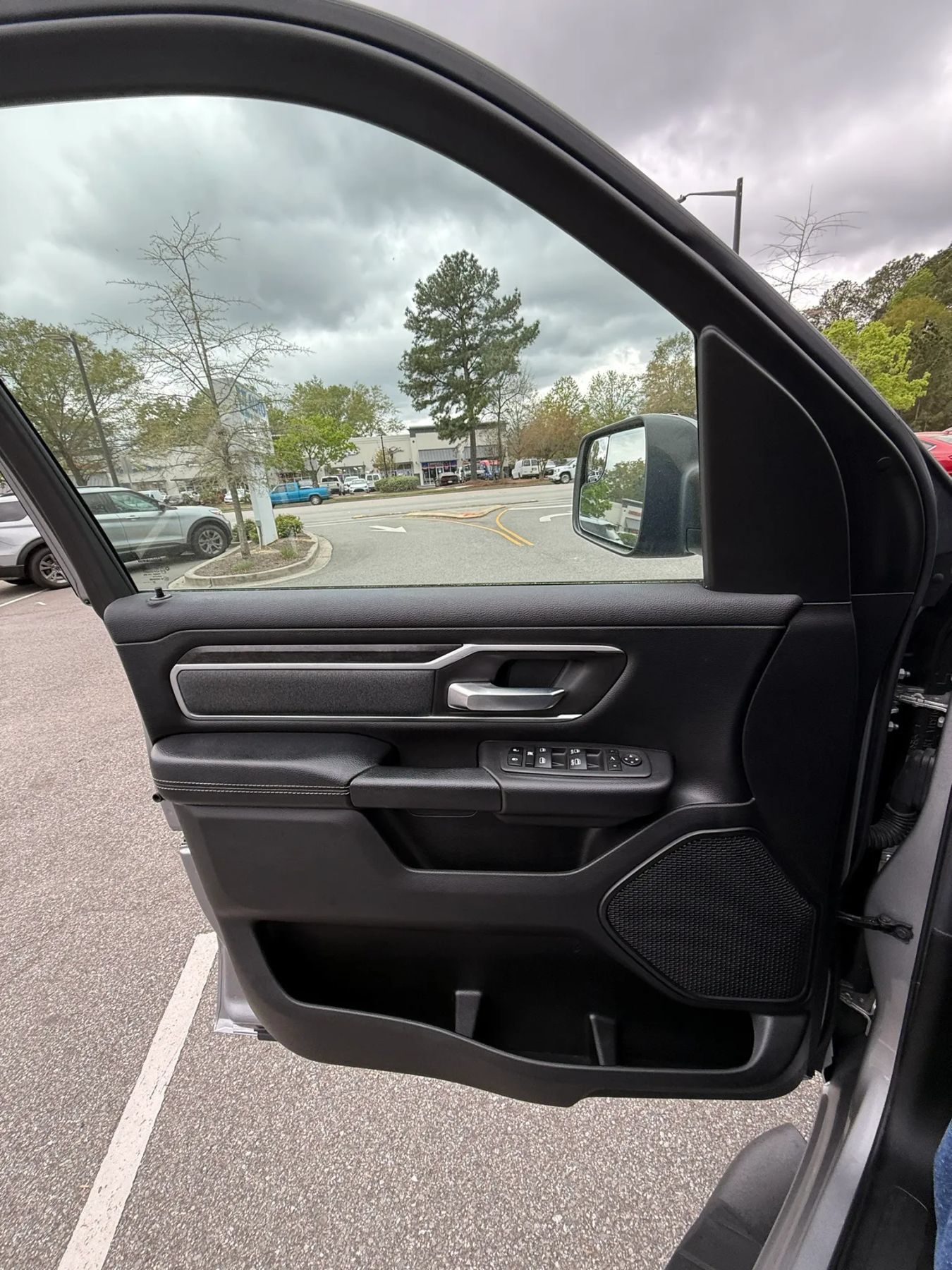Used 2022 RAM 1500 Big Horn AWD/4WD image 29