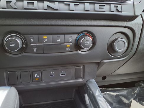 New 2026 Nissan Frontier S image 8