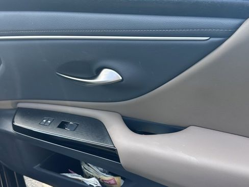 Used 2025 Lexus ES 300h w/ Premium Package image 4