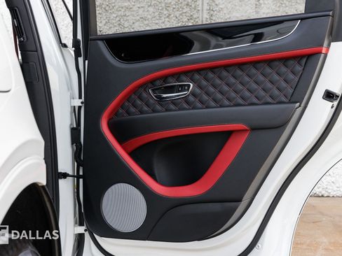 Used 2022 Bentley Bentayga Speed image 33